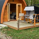 Semesterbostad 32 Familien Premium Pods 