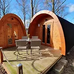 Semesterbostad 32 Familien Premium Pods 